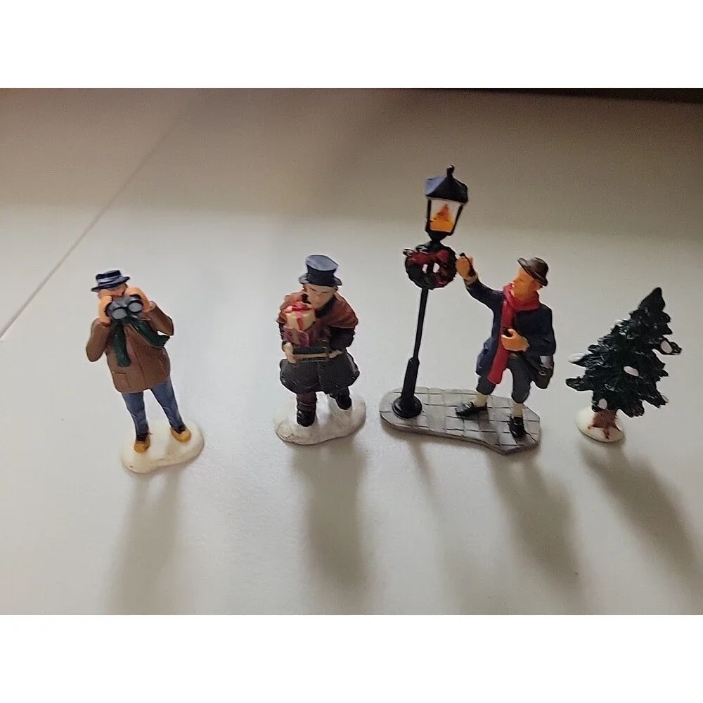 Lemax Christmas Village Figures Accessory Tree‎ Presents lantern light lot
